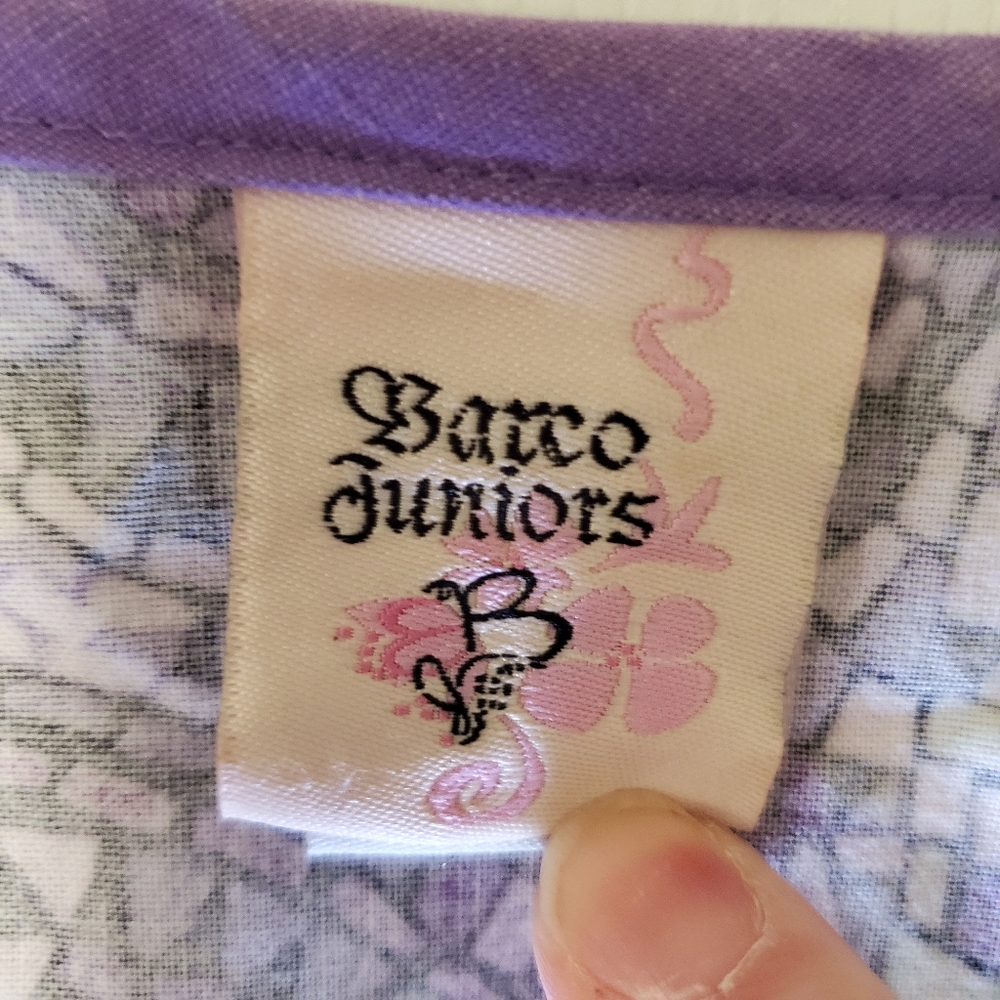 $3/10 Scrub top - Picture 2 of 4